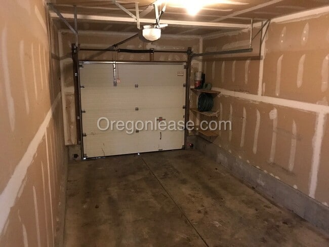 Photo - 3/2 Duplex Townhome in Thurston Hills Unit 515 67th