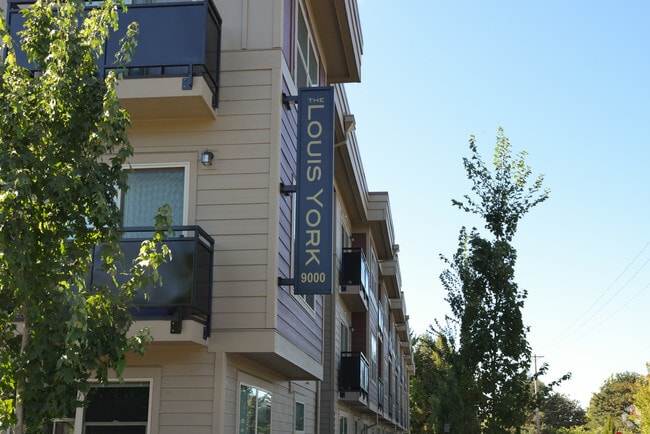 Louis York Apartments
