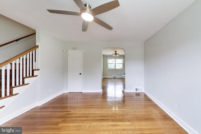 Photo - 640 Chesapeake St SE