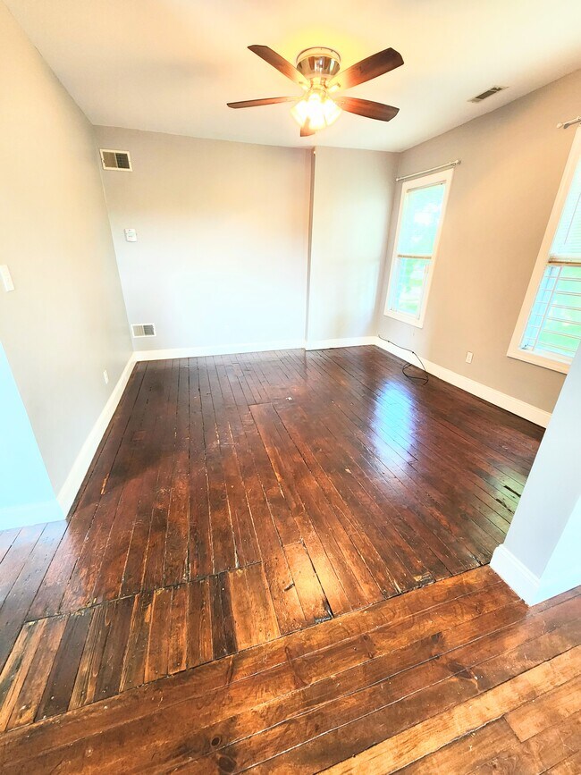 Photo - 736 Clarissa St Unit 2