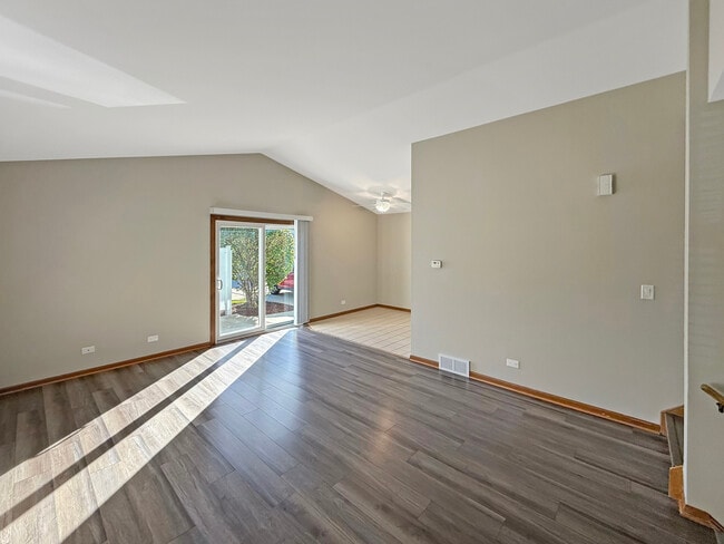 Photo - 139 Spuhler Dr
