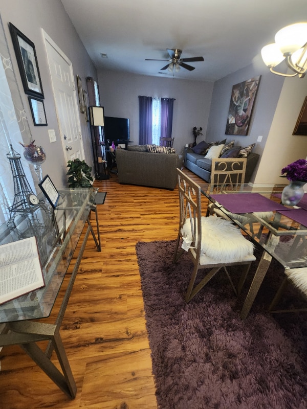 Photo - 312 Broad Dr SW