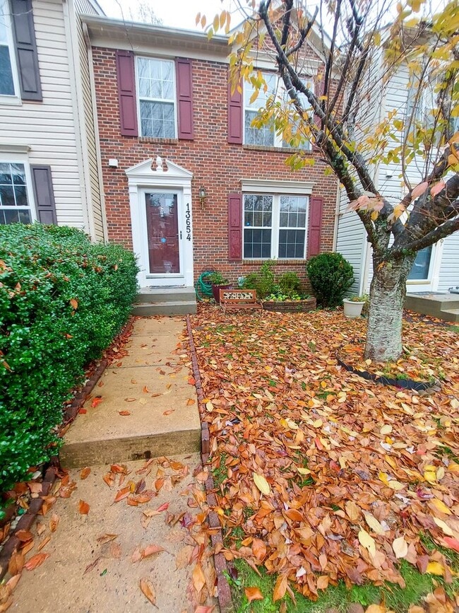 Building Photo - Charming and Updated 3BR/2.5BTH townhome in desirable Germantown, MD