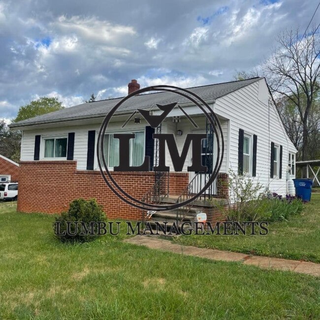 Photo - 382 Boundary St