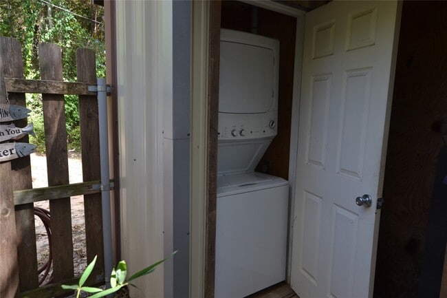 Photo - 253 Old Groveton Rd
