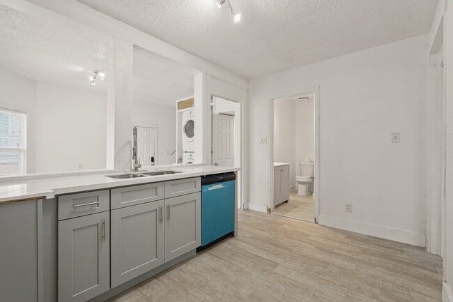 Photo - 1415 Church St