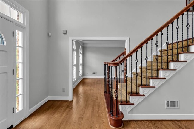 Photo - 1085 Castle Pointe Ln