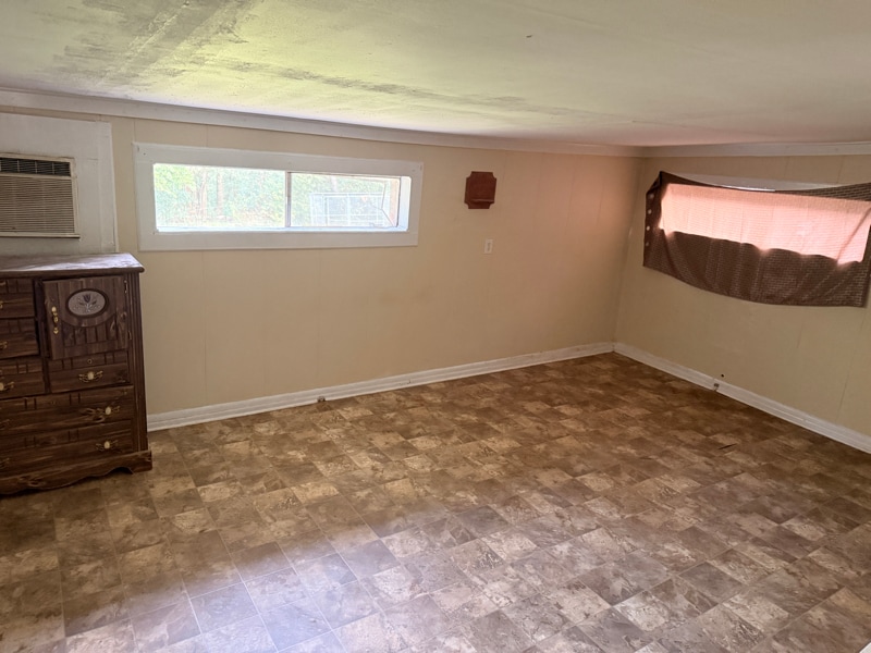 Photo - 1715 E Main St