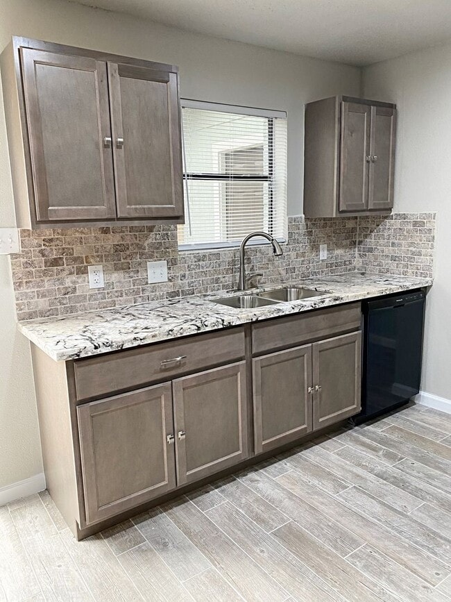 Photo - 6023 Bedford Dr