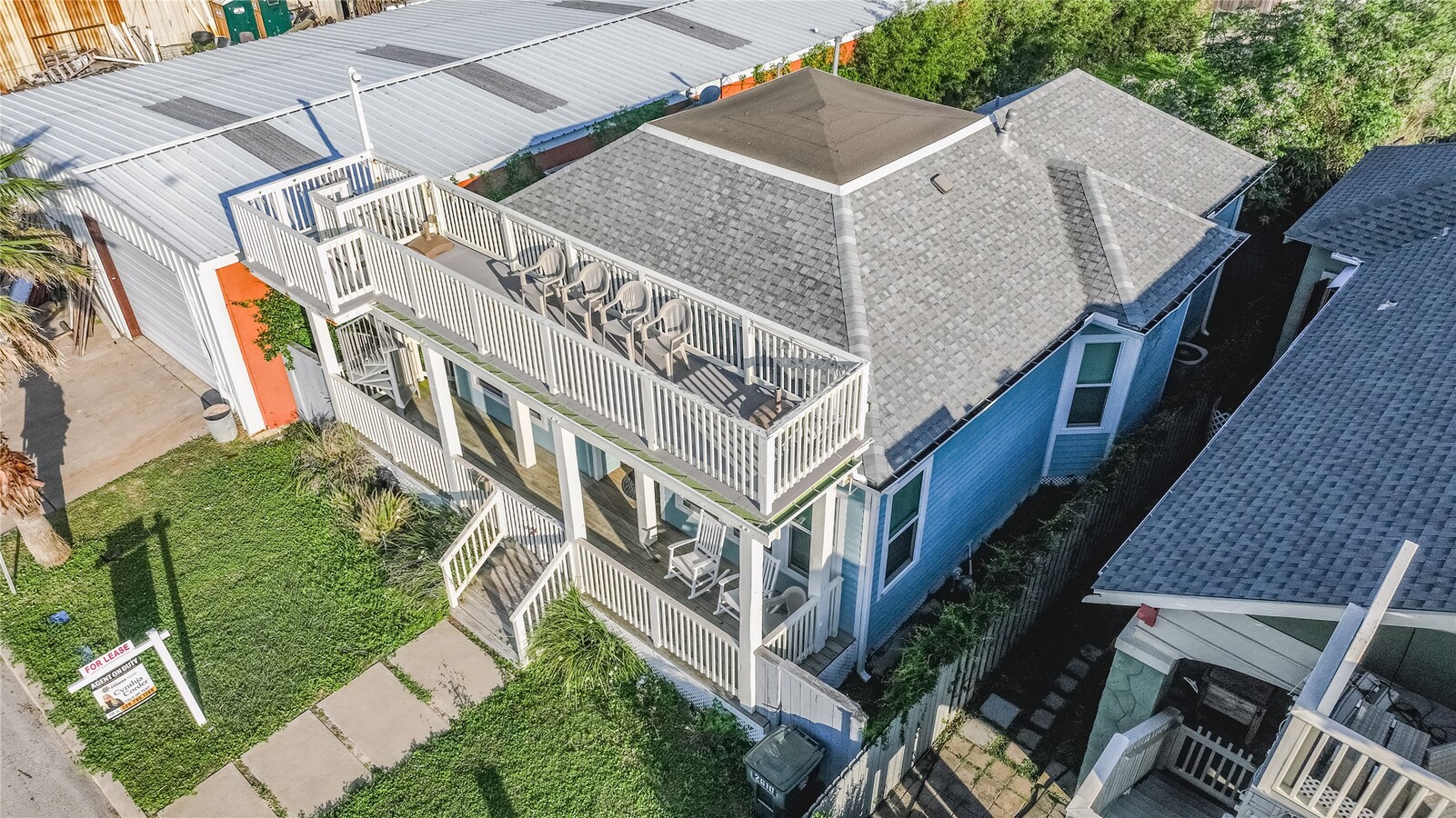 Photo - 2610 Ave Q 1/2