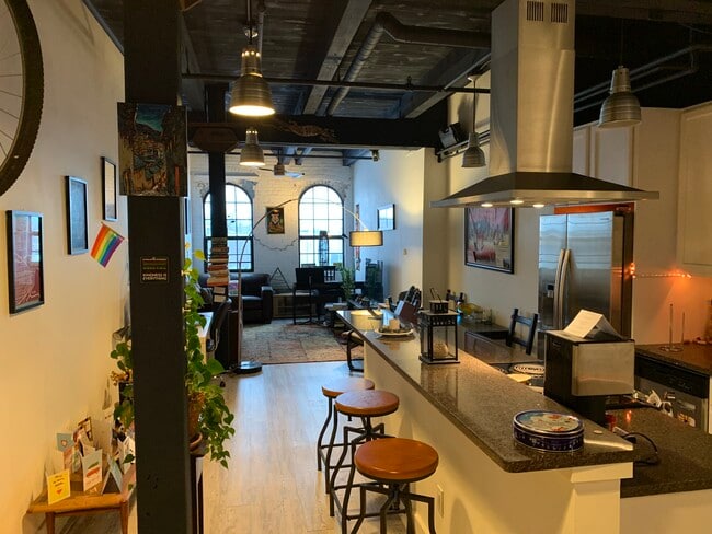 Photo - 6533 E Jefferson Ave Unidad 331