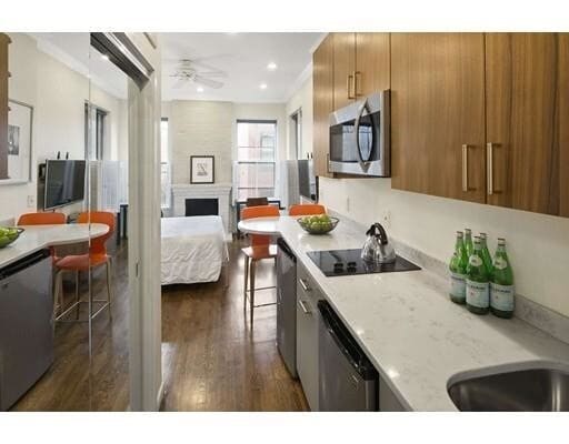 Photo - 17 Cazenove St Unidad 202