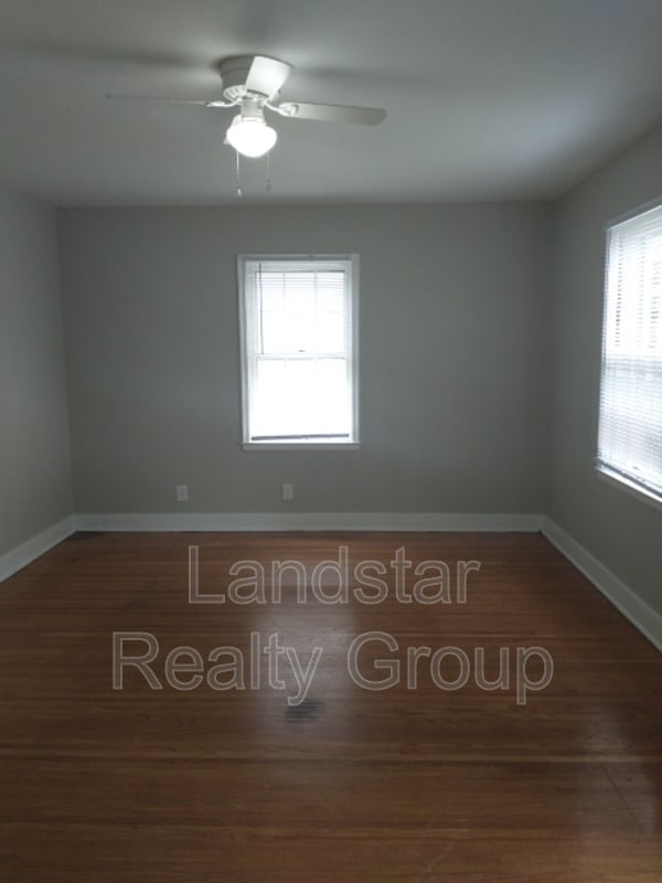 1105 Berry Blvd