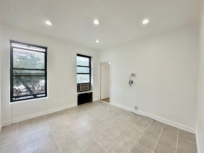 Building Photo - 3405 Broadway Rental