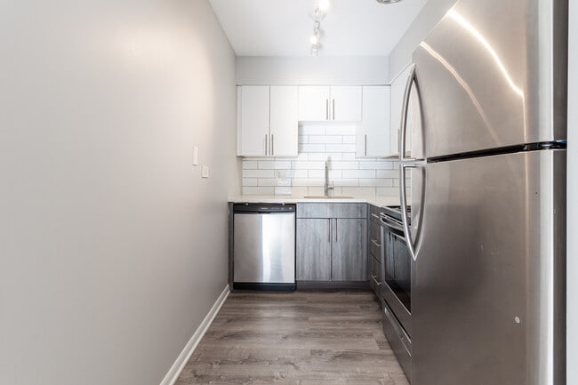 Photo - 745 W Gordon Ter Unit 206