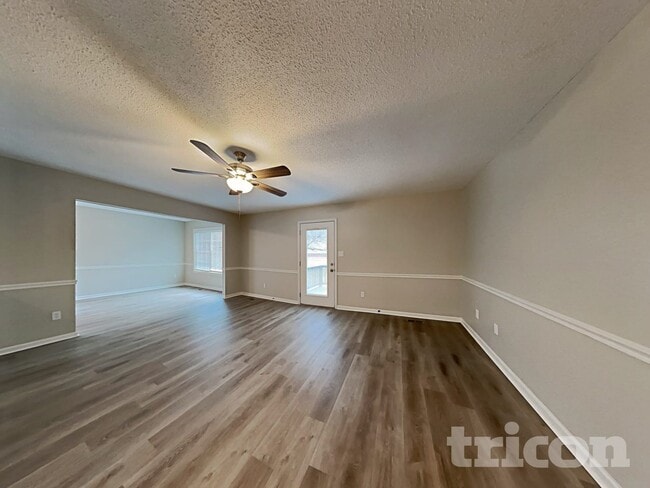 Photo - 437 Bradford Cir