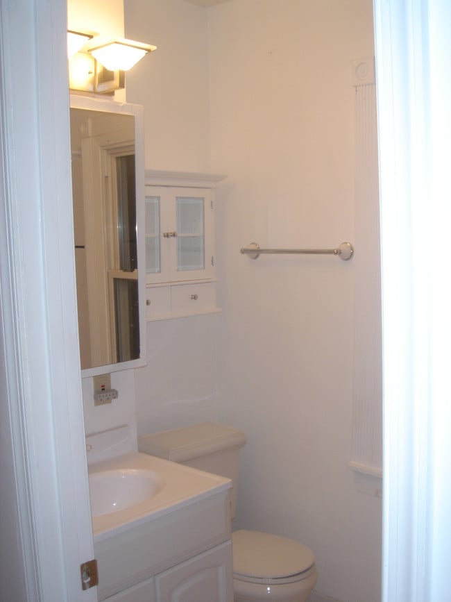 Photo - 2538 Foster Ave