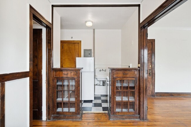 Photo - 1910 1st Ave S