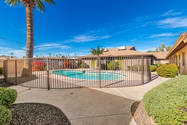 Photo - 3525 E Pinchot Ave