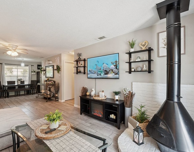 Building Photo - 923 Vance Jackson Rd Unit 202.5