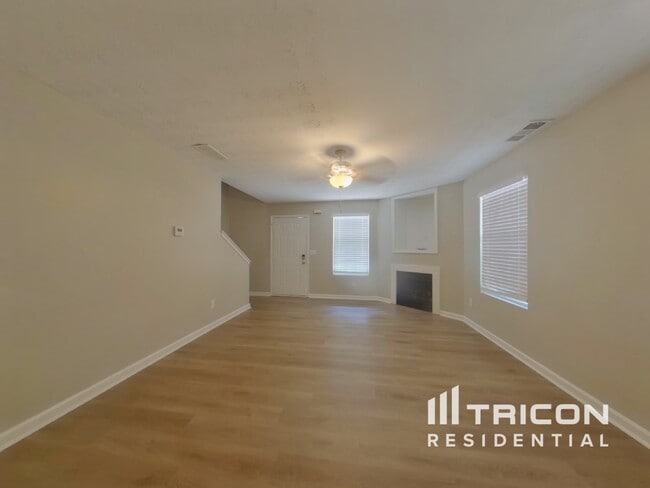 Photo - 1443 Steam Engine Way NE