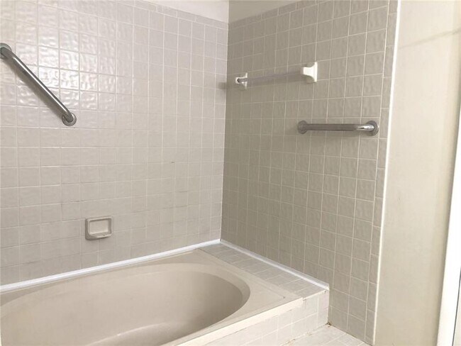 Photo - 6080 NW 92nd Ave