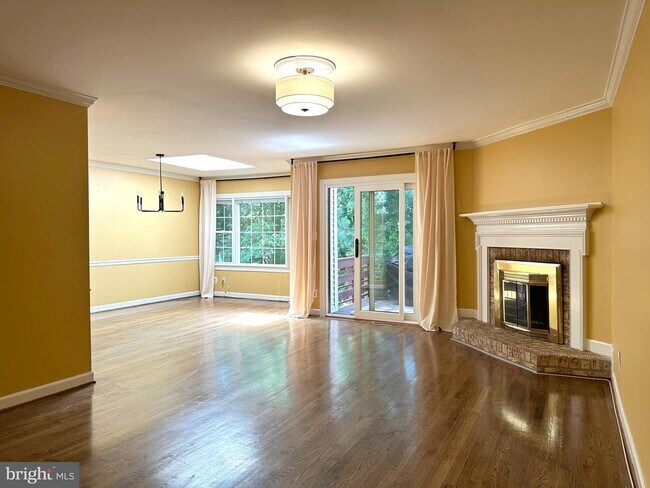 Photo - 6353 Brampton Ct