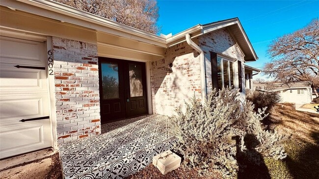 Photo - 6602 Willamette Dr