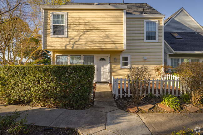 Building Photo - 8294 Windmill Farms Dr Rental