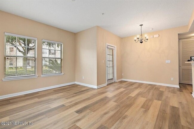 Dining Room - 575 Oakleaf Plantation Pkwy Unit 1108