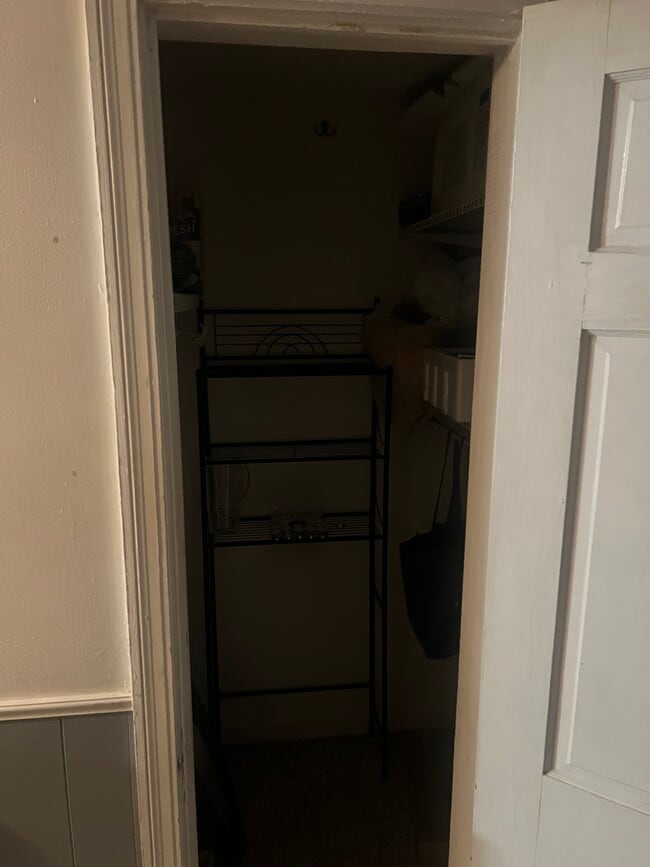 Small additional closet - 1377 Scott Blvd