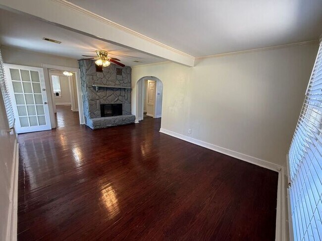 Photo - Pensacola - East Hill - 3 bedroom, 1 bathroom