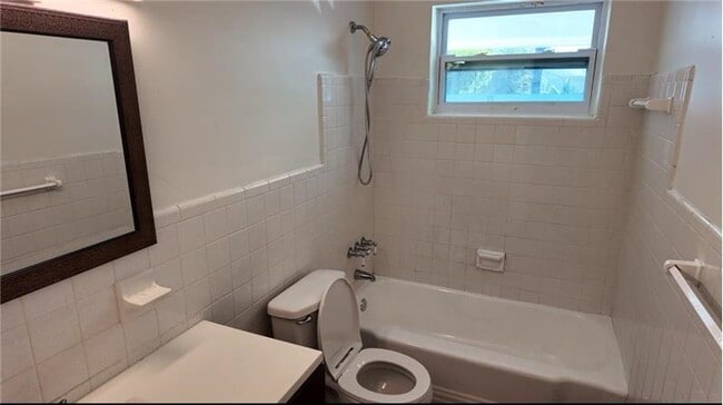 Photo - 600 NW 38th Ct