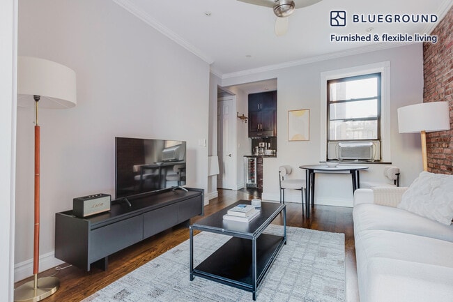 290 W 12th St Unit SI FL4-ID1574