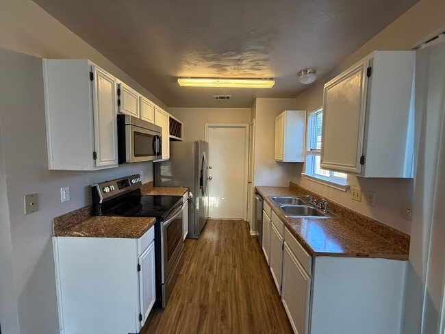 Photo - 2501 Windmill Dr