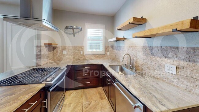 Photo - 642 N Tyler St