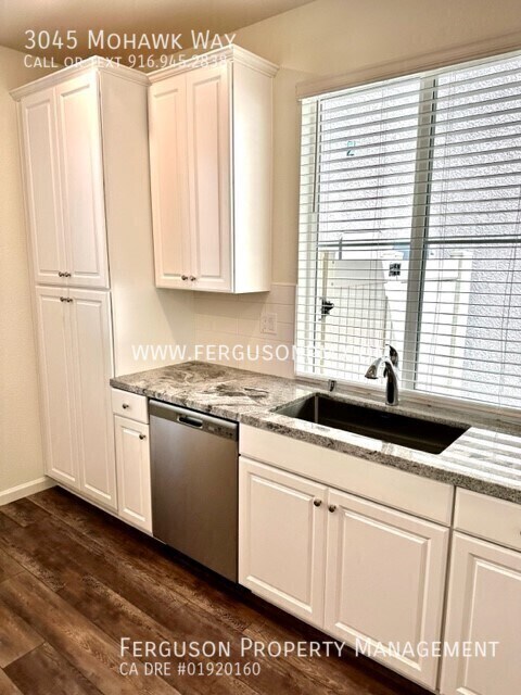 Photo - Like New Solar Home Close to the New Nugge...