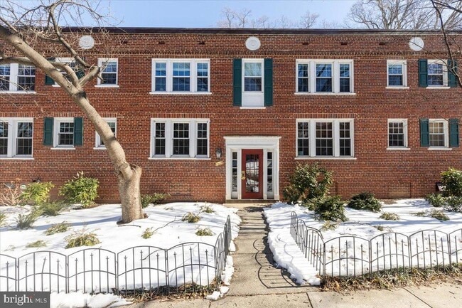 Photo - 1909 N Rhodes St Unit 25