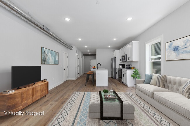 Photo - 1004 Diamond Ave NE