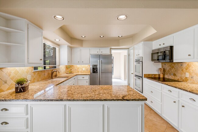 Photo - 9006 Balcones Club Dr