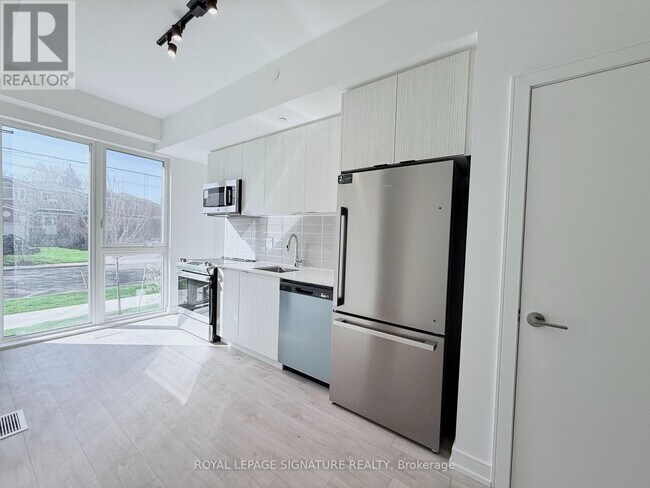 Photo - 168 Clonmore Dr