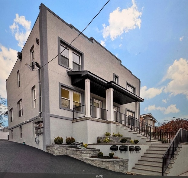 Building Photo - 745 Kingsland Ave