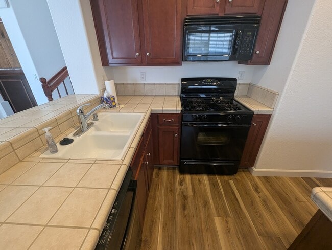 Photo - 910 Sierra View Cir Unit 2