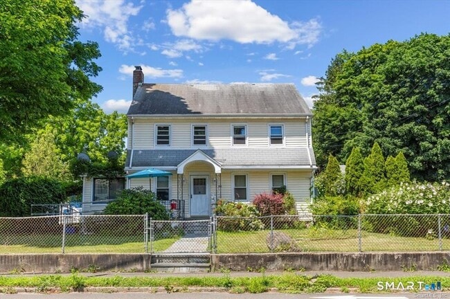 Building Photo - 291 Strawberry Hill Ave