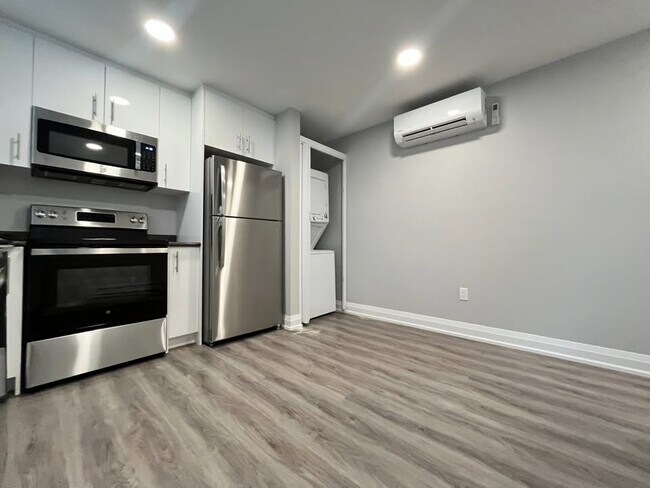 Photo - B-146 Bartlett Avenue Toronto Ontario M6H 3G1