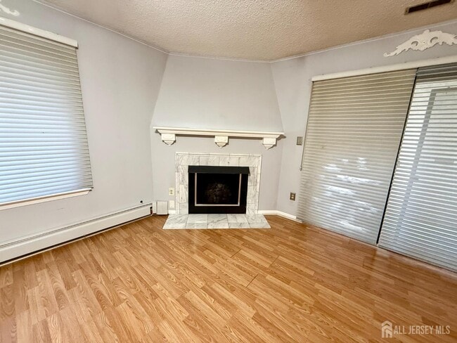 Photo - 1 Carriage Pl