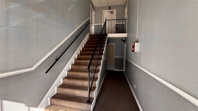 Photo - 205 Lewfield Cir Unit 205