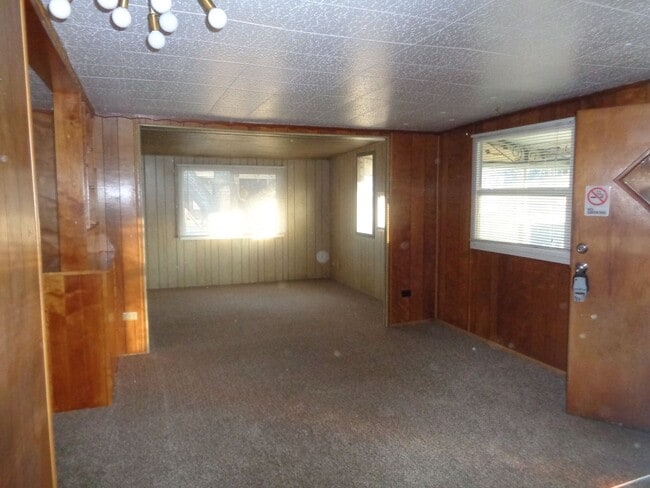 629 Riverside Rd