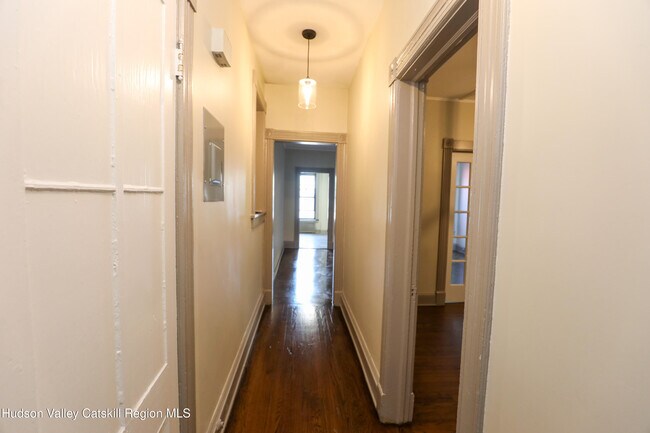 Photo - 141 St James St