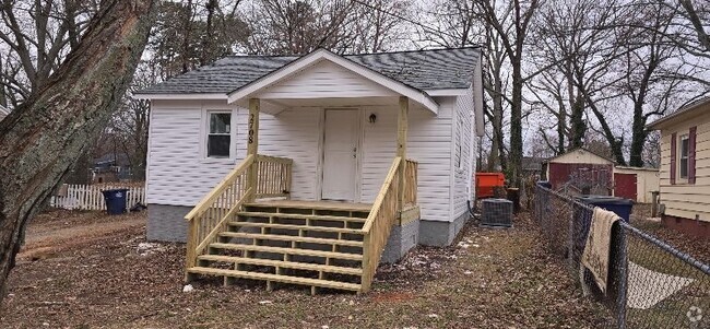 Building Photo - 2708 Ludwig St Rental